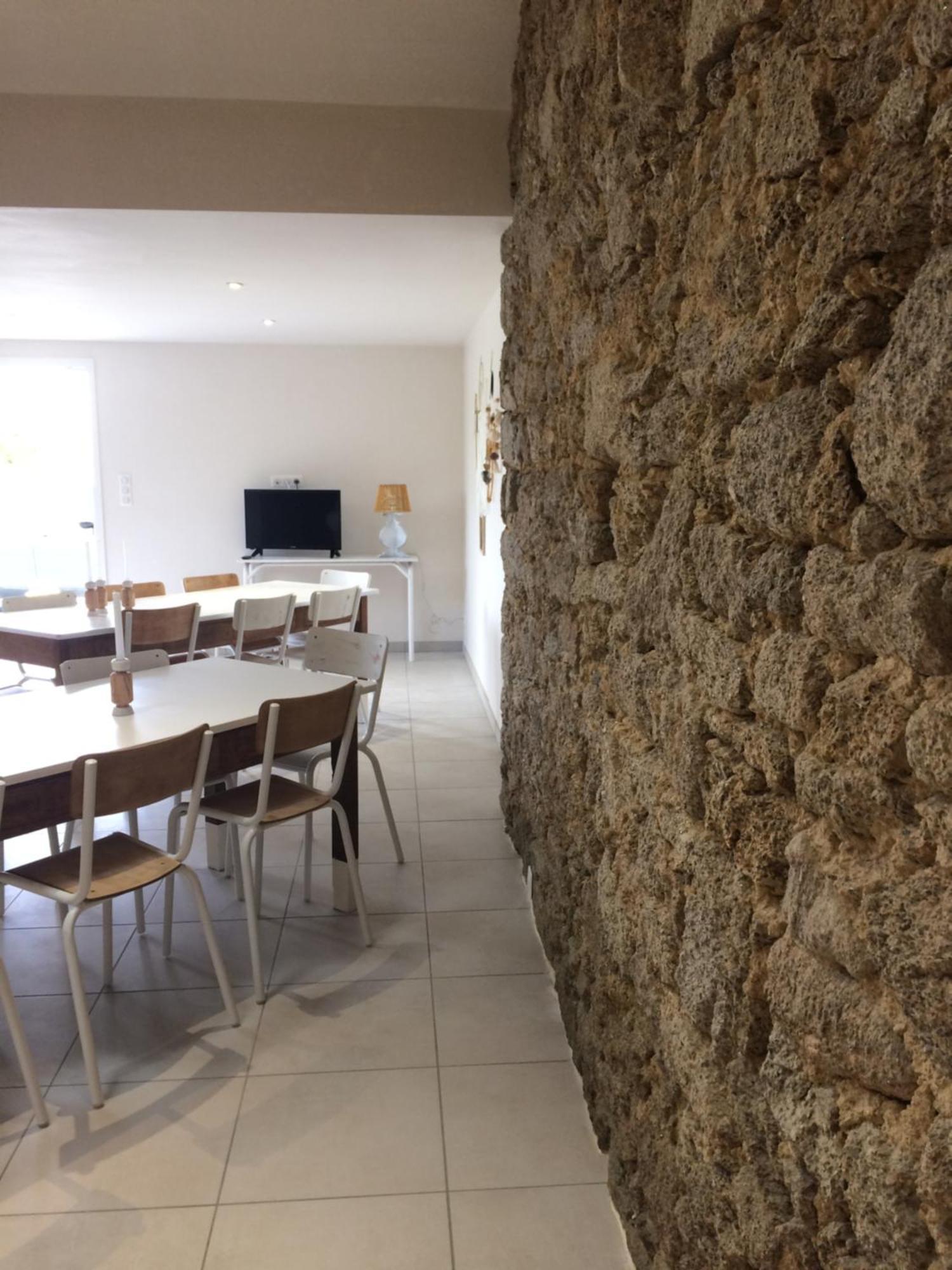 LE PETIT MONTY Gite Côté Jardin Saint-Malo-du-Bois Exterior foto